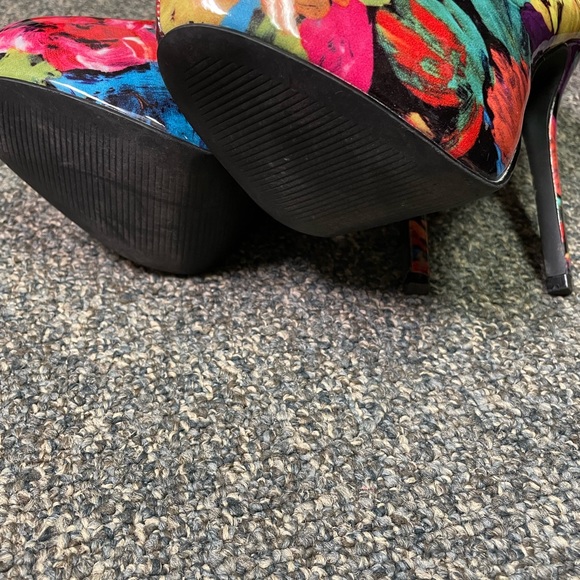 STEVE MADDEN Colorful Floral Platform Stiletto “NALA” Heels 8M - Picture 3 of 4